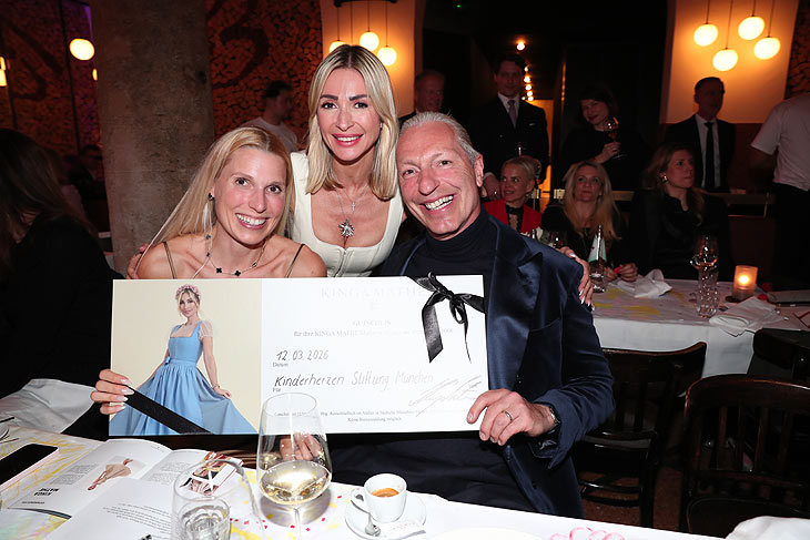 Tina Findeis, Kinga Mathe und Friedemann Findeis beim Viky Rader X Kinderherzen Foundation Charity Event im Brenner Restaurant am 12.03.2026 (&copy;Photo G. S./ Viky Rader / PR via Getty Images) 